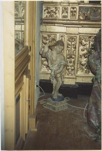 statue : angelot vue générale