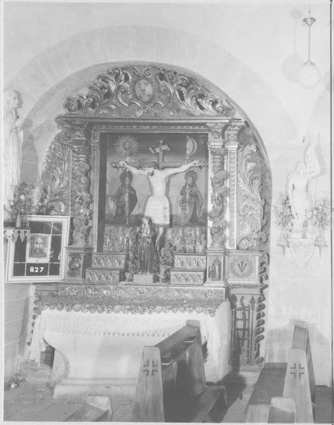 retable du Christ, gradins d'autel, tableau, statue : Christ en croix, vue générale - © Ministère de la Culture (France), Médiathèque du patrimoine et de la photographie, diffusion RMN-GP