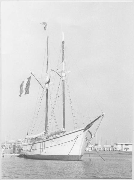bateau de charge (paillebot, goélette) dit Principat de Catalunya, vue générale de proue