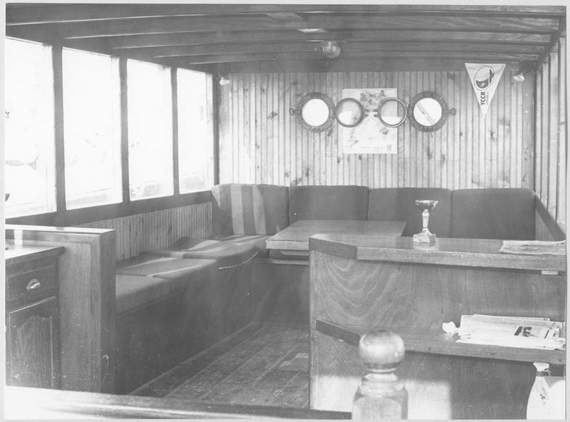 bateau de charge (paillebot, goélette) dit Principat de Catalunya, vue de la cabine, détail