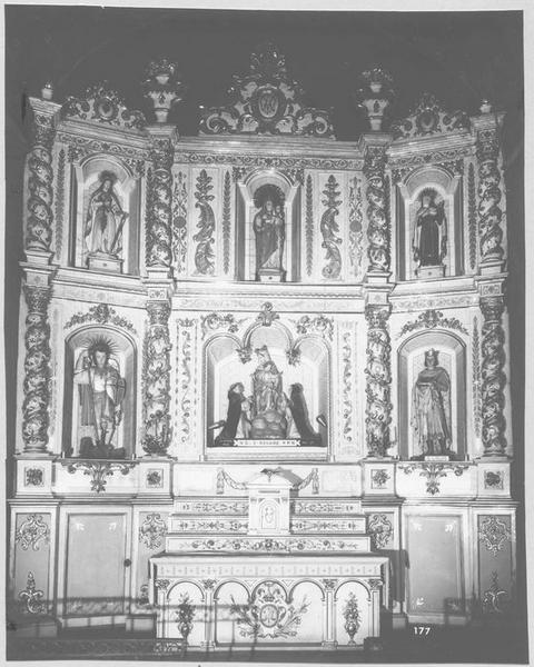 retable, statue de Notre-Dame-du-Rosaire : Vierge à l'Enfant, vue générale - © Ministère de la Culture (France), Médiathèque du patrimoine et de la photographie, diffusion RMN-GP