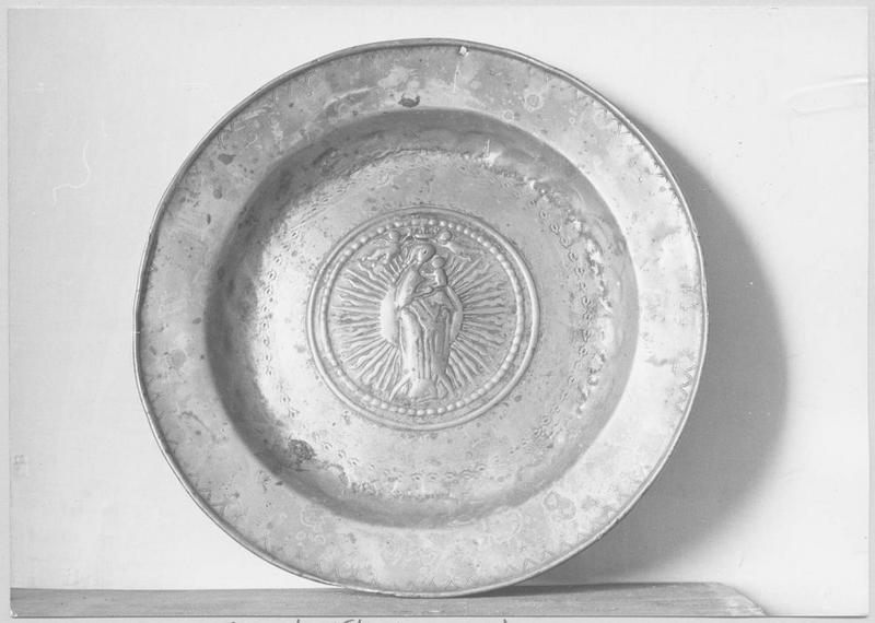 plat de quête, vue générale - © Ministère de la Culture (France), Médiathèque du patrimoine et de la photographie, diffusion RMN-GP