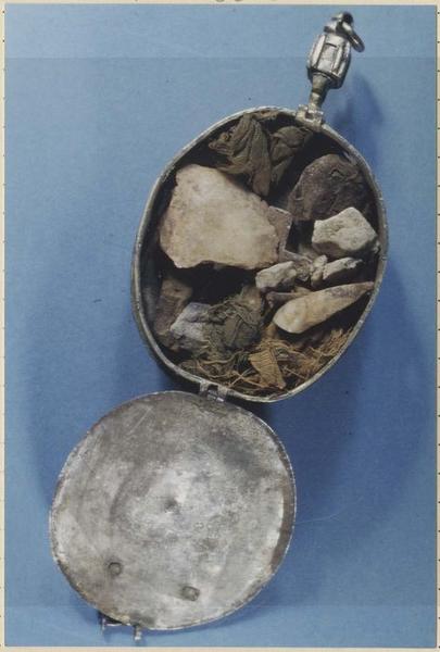 encolpion (reliquaire-pendentif), ouvert, vue générale - © Ministère de la Culture (France), Médiathèque du patrimoine et de la photographie, diffusion RMN-GP