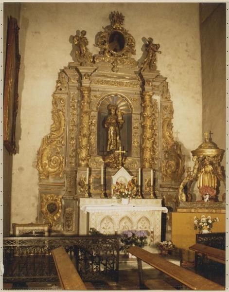 retable, statues : Saint Antoine de Padoue et deux anges, tableau (médaillon) : Vierge, bas-reliefs, vue générale - © Ministère de la Culture (France), Médiathèque du patrimoine et de la photographie, diffusion RMN-GP