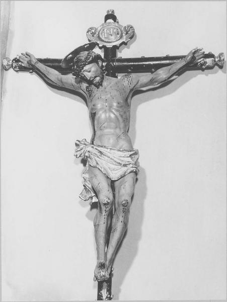 statue : Christ de la crucifixion, vue générale