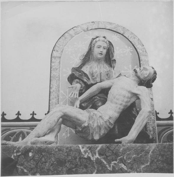 groupe sculpté : Vierge de Pitié, vue générale - © Ministère de la Culture (France), Médiathèque du patrimoine et de la photographie, diffusion RMN-GP