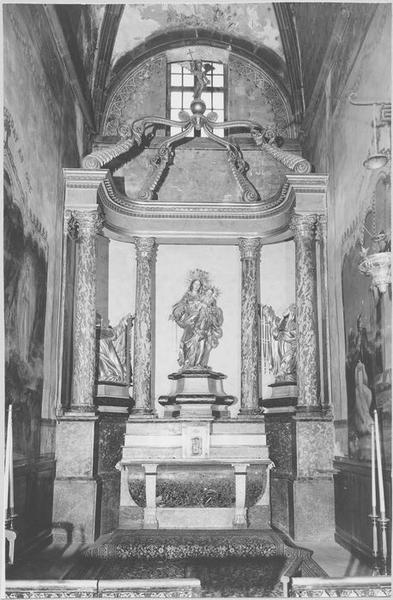 autel, statues : la Vierge du rosaire, saint Dominique, sainte Catherine, vue générale - © Ministère de la Culture (France), Médiathèque du patrimoine et de la photographie, diffusion RMN-GP