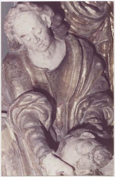groupe sculpté : Descente de Croix, saint Jean, détail