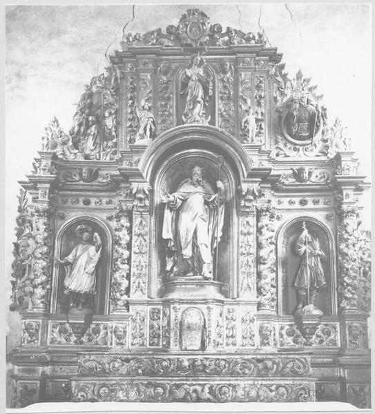 retable du maître-autel, dédié à saint Antoine, gradin d'autel, tabernacle, statues, vue générale