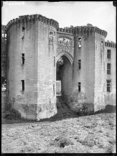 Châtelet d'entrée