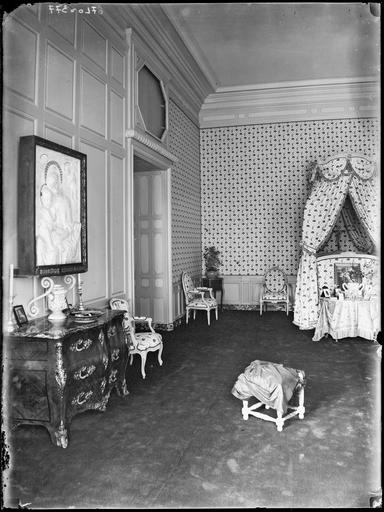 Intérieur : chambre de bébé