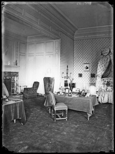 Intérieur : chambre de bébé