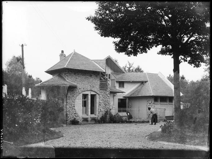 Pavillon de garde à l'entrée