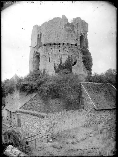 Tour en ruines