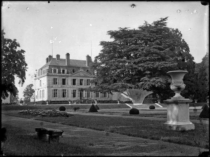 Façade sur parc, cèdre