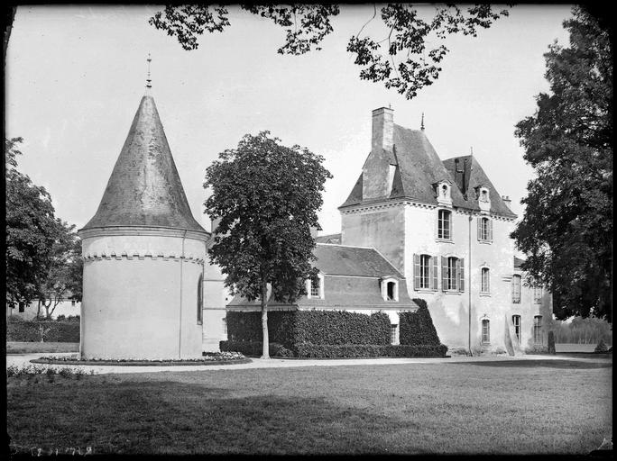 Façade sur parc, tourelle