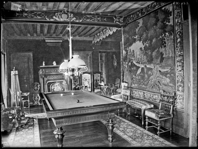 Intérieur : salle de billard