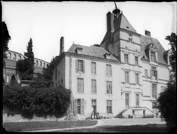 Façade principale sur cour