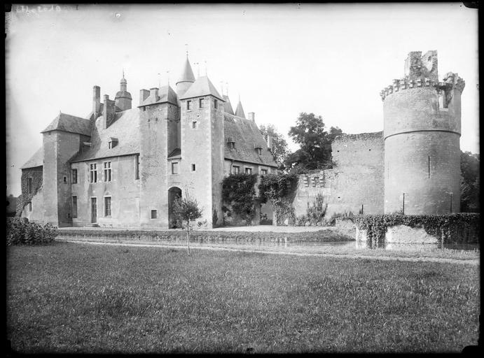 Ensemble sur parc, tour