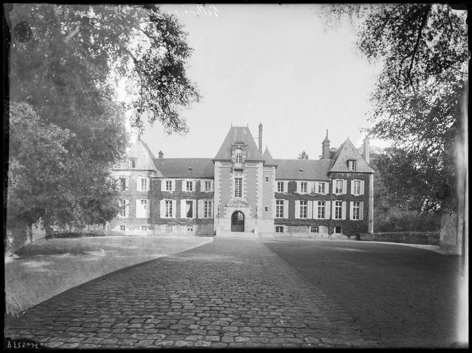 Façade principale sur cour