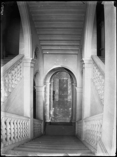 Intérieur : escalier, rampes