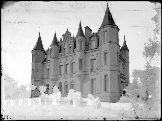 Ensemble sur parc, les châtelains