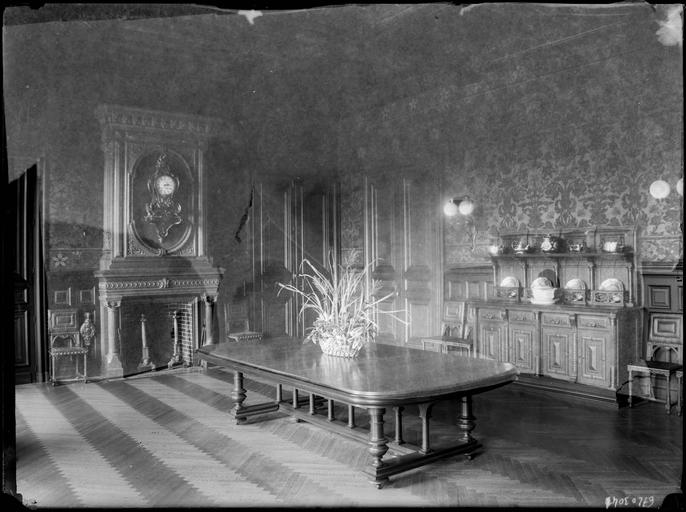 Intérieur : décoration d'une salle à manger