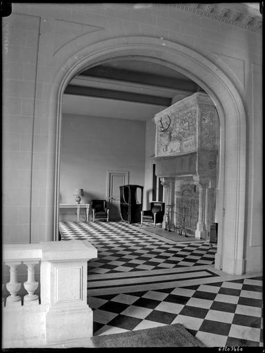 Intérieur : hall d'entrée, arcade