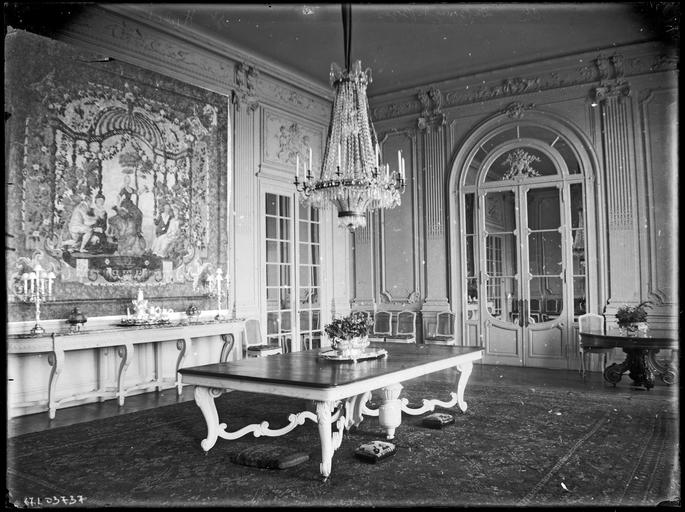 Intérieur : décoration d'une salle à manger