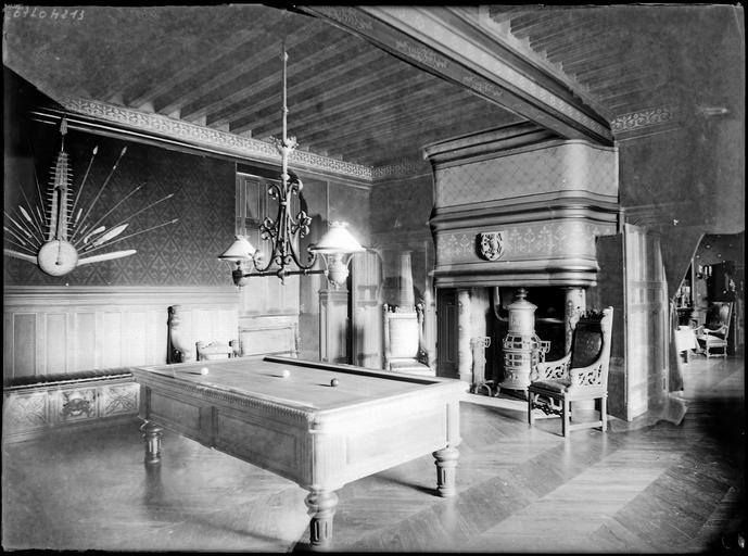 Intérieur : salle de billard