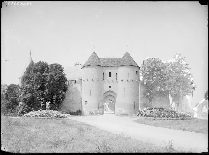 Châtelet d'entrée