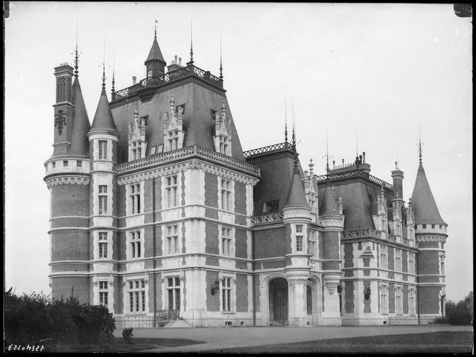 Façade de l'entrée sur cour d'honneur