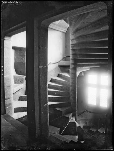 Intérieur : escalier à vis