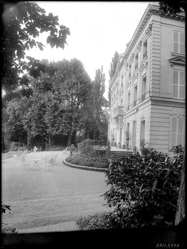 Façade vue en perspective, salon de jardin