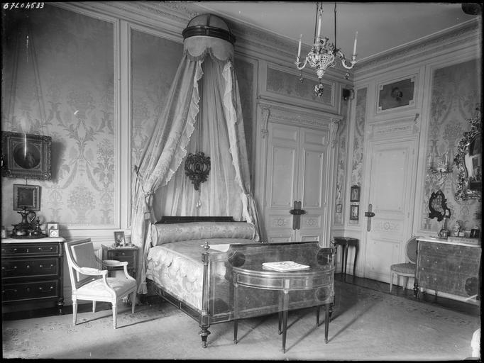 Intérieur : chambre à coucher