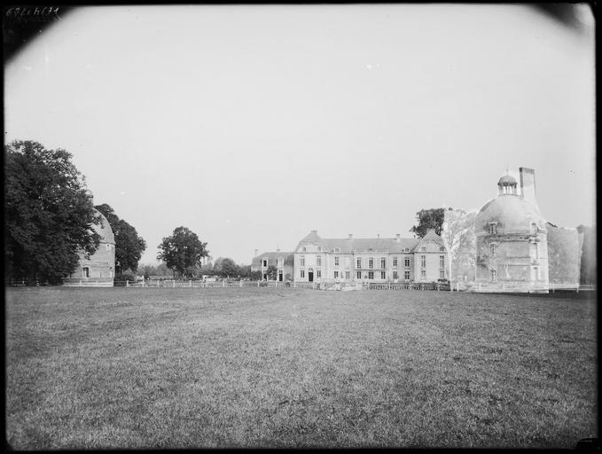 Ensemble sur parc, tour Saint-Jean