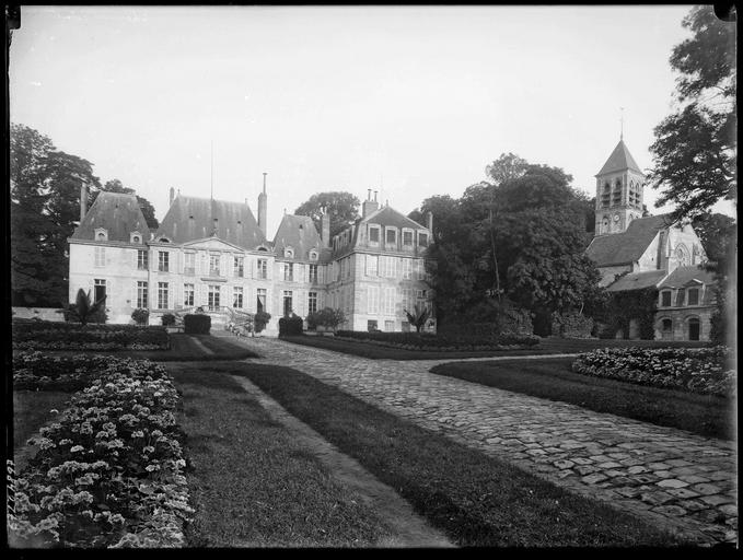 Ensemble sur parc  et église