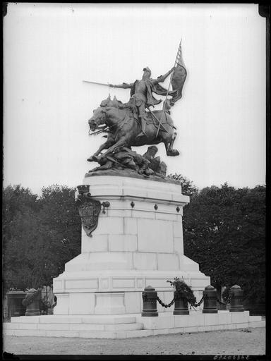Statue équestre de Jeanne d'Arc par Jules Roulleau