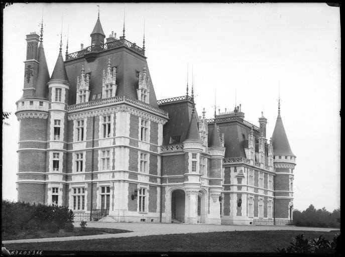 Façade de l'entrée sur cour d'honneur