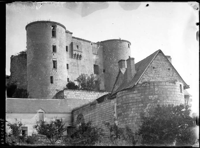 Ensemble fortifié avec deux tours