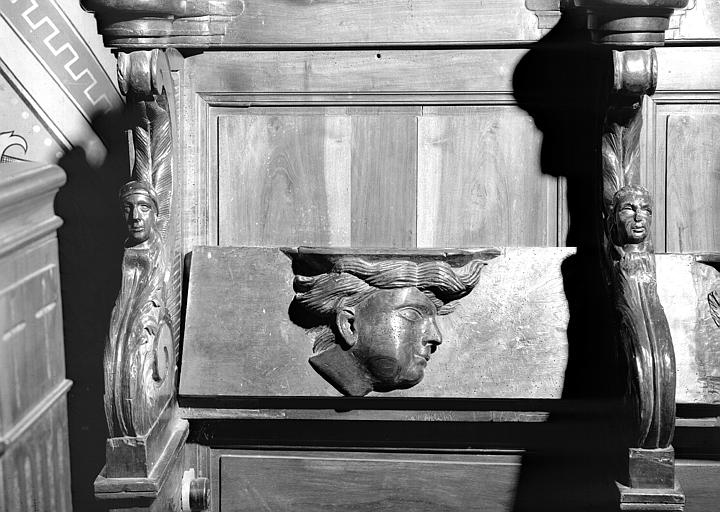 Stalles en bois sculpté du côté nord du choeur, 1ère stalle, miséricorde