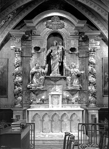 Retable en bois sculpté et doré avec trois statues, La Vierge à l'Enfant, saint Dominique et sainte Catherine de Sienne