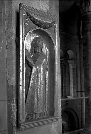 Statue en pierre de saint Grégoire, provenant de la tribune du collatéral nord