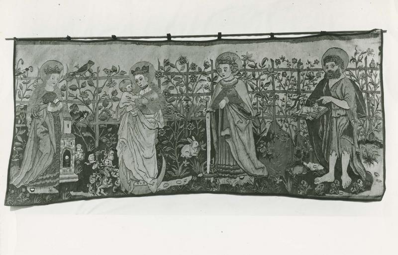 10 pièces murales : Annonciation, Crucifixion, Madone au Jardinet avec saint Jean-Baptiste sainte Catherine sainte Barbe, Jugement de Salomon, voile eucharistique, la chasse des hommes sauvages, lamentation d'un vieillard, Mise au tombeau, le trône de grâce