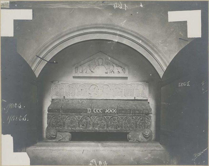 sarcophage de l'évêque Adeloch - © Ministère de la Culture (France), Médiathèque du patrimoine et de la photographie, diffusion GrandPalaisRmn Photo