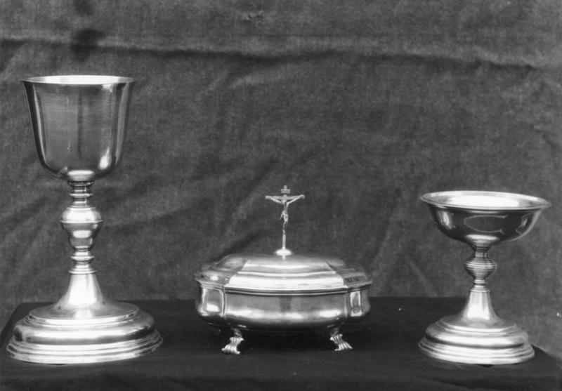 service de communion : coupe, plat et boîte pour le pain de la communion