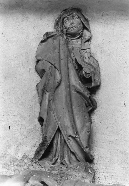 statue : Sainte femme au tombeau (détail)