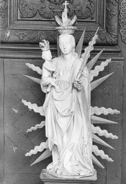 statue : Vierge à l'Enfant