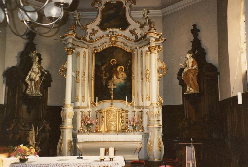 Autel, tabernacle, retable, 2 tableaux : Adoration des bergers, Dieu le Père (maître-autel)