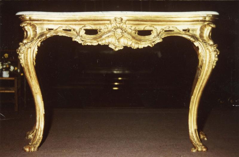 table - © Ministère de la Culture (France), Médiathèque du patrimoine et de la photographie (objets mobiliers), tous droits réservés